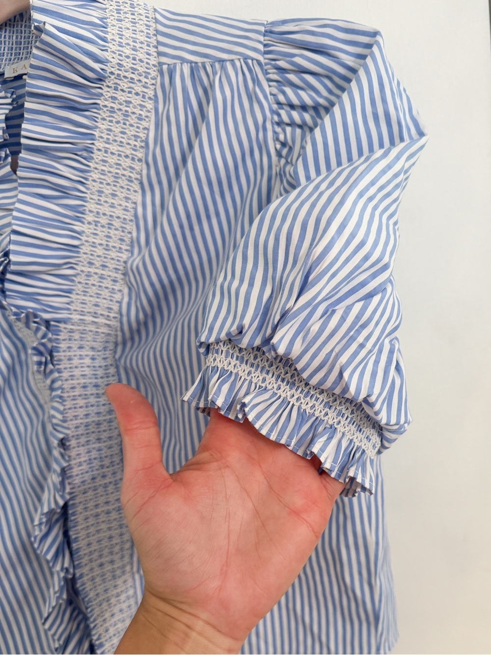 Karlie Blue Striped Ruffle Puff-Sleeve Button Up Blouse size Small - Picture 8 of 8